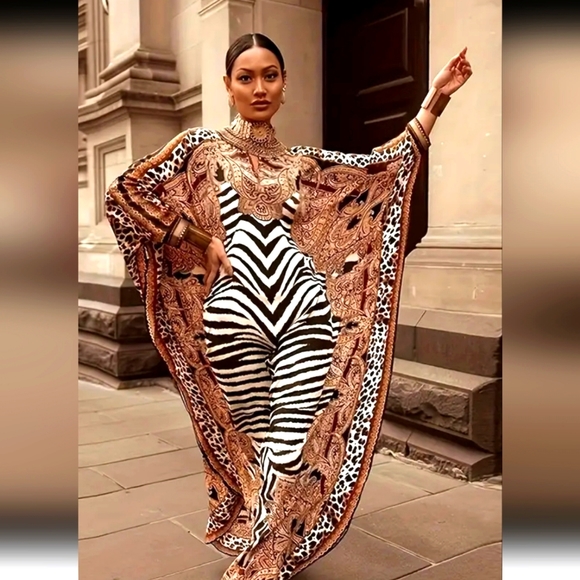 Other - STUNNING CAFTAN